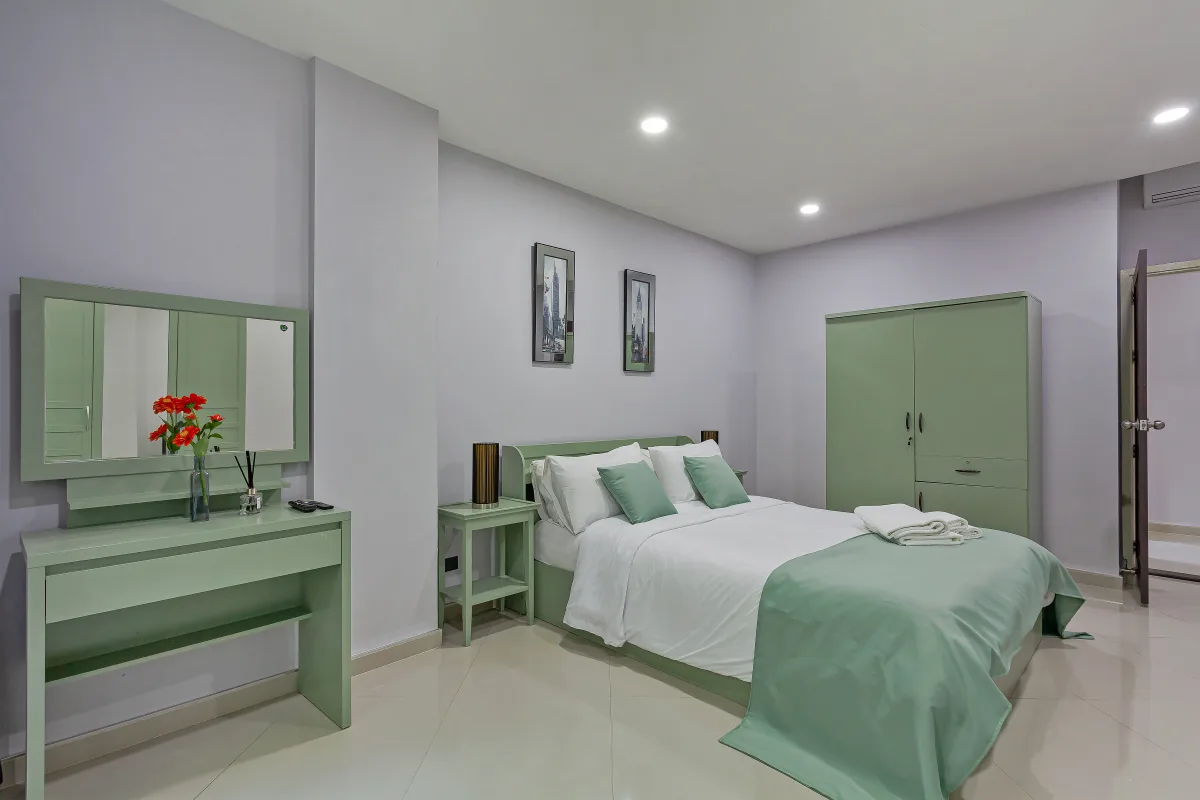 Back garden apartment interior