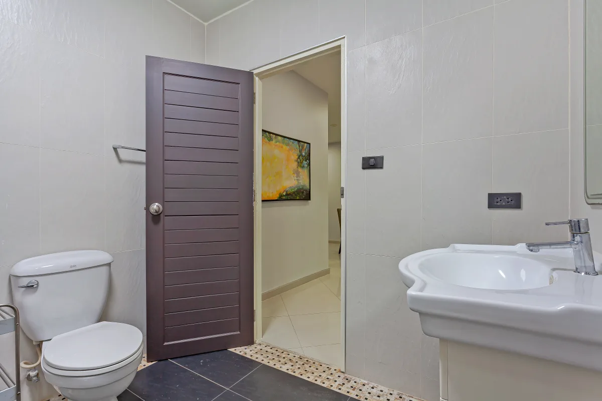 Back garden apartment interior