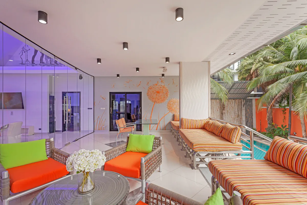 Royal Grand High Grove outdoor living