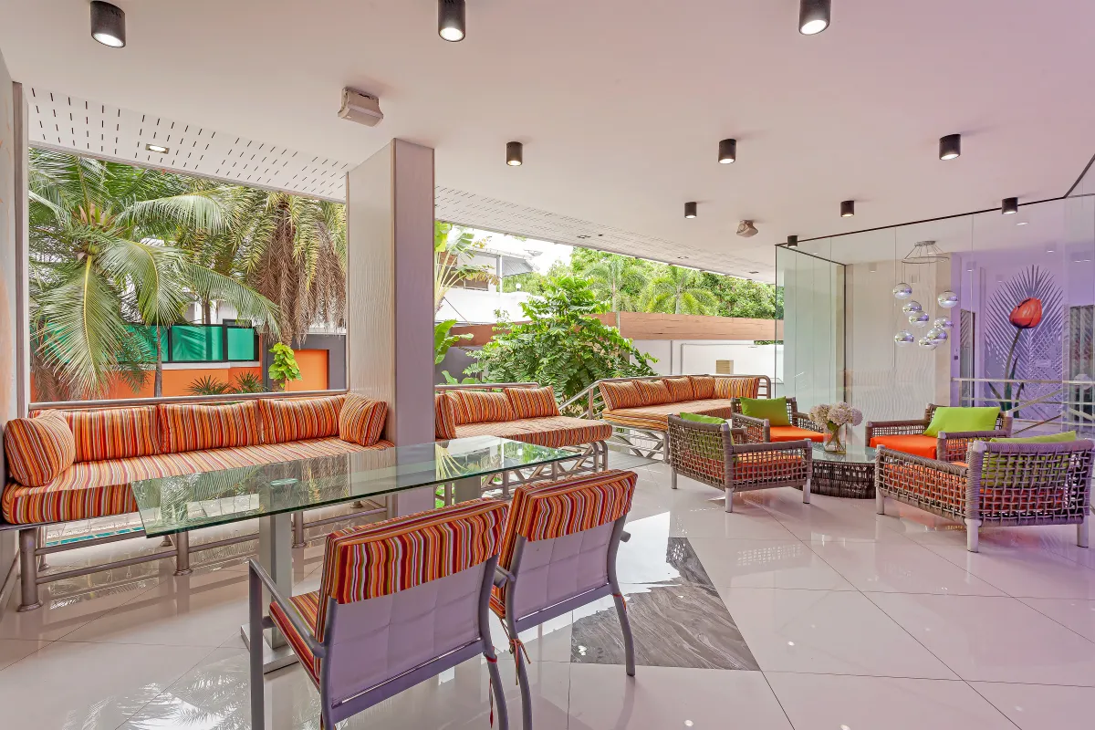 Royal Grand High Grove office